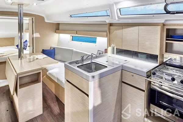 Oceanis 34.1 - Yacht Charter Sailica