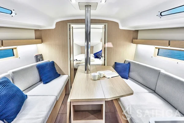 Oceanis 34.1 - Yacht Charter Sailica