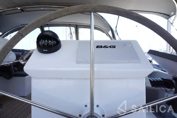 Bavaria C50 Style - 3 + 1 cab. - Yacht Charter Sailica