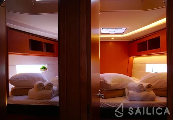 Bavaria C50 Style - 3 + 1 cab. - Yacht Charter Sailica