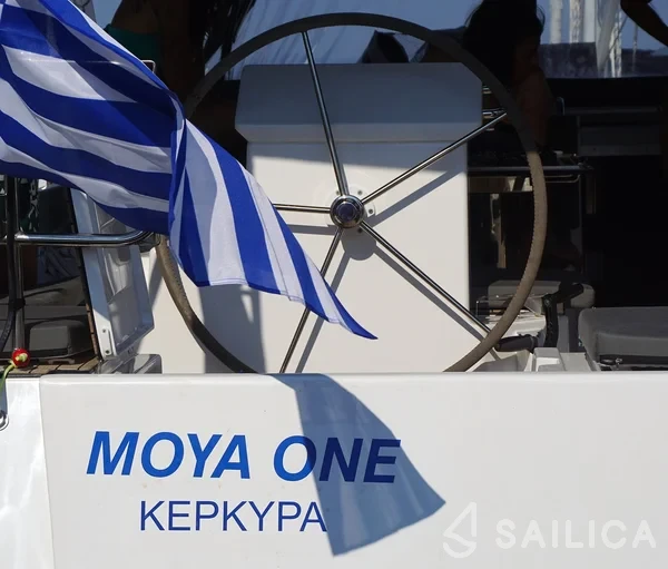 Bavaria C50 Style - 3 + 1 cab. - Yacht Charter Sailica