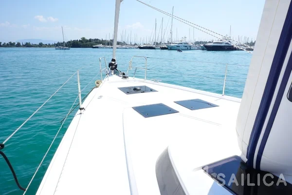 Bavaria C50 Style - 3 + 1 cab. - Yacht Charter Sailica
