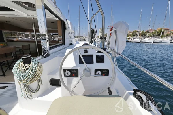 Bali Catsmart - Yacht Charter Sailica