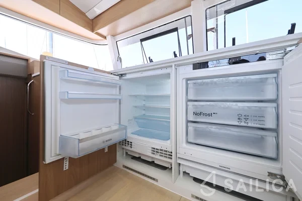 Bali Catsmart - Yacht Charter Sailica