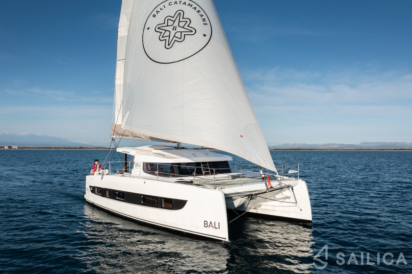 Bali Catsmart - Yacht Charter Sailica