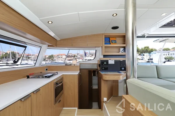 Bali Catsmart - Yacht Charter Sailica