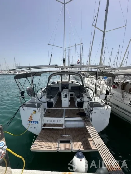 Sun Odyssey 440 - Photo #9 Sun Odyssey 440 - Yacht Charter Sailica