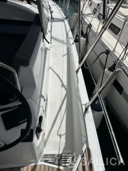 Sun Odyssey 440 - Photo #13 Sun Odyssey 440 - Yacht Charter Sailica