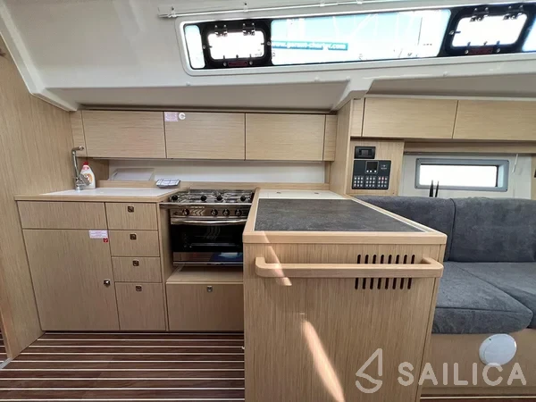 Bavaria C38 - Yacht Charter Sailica