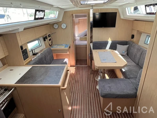 Bavaria C38 - Yacht Charter Sailica