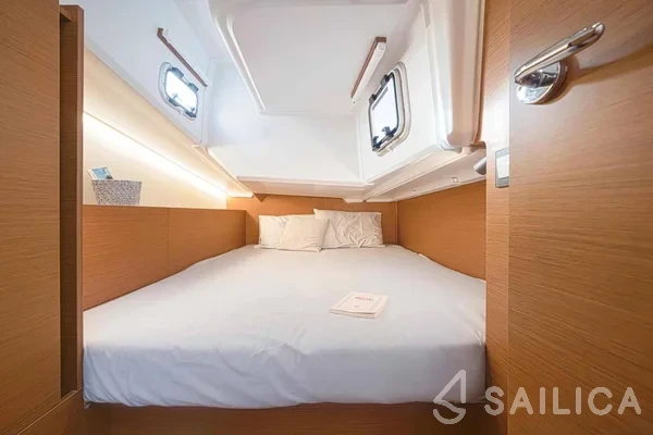 Sun Odyssey 380 - Yacht Charter Sailica