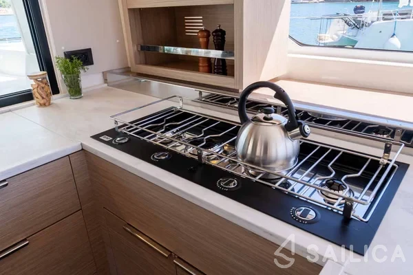 Lagoon 46  - Yacht Charter Sailica