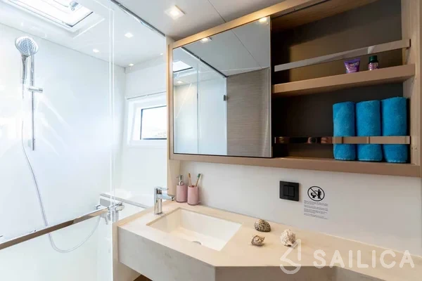 Lagoon 46  - Yacht Charter Sailica