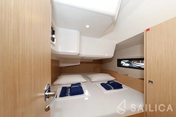 Bavaria C42 - Yacht Charter Sailica