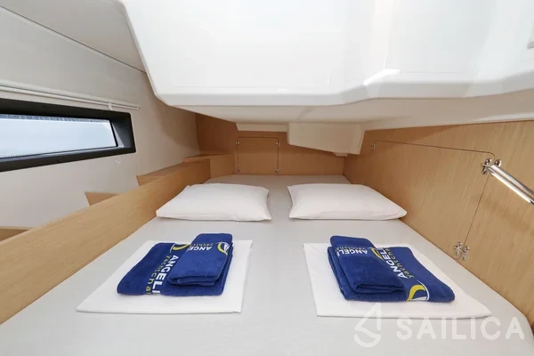 Bavaria C42 - Yacht Charter Sailica