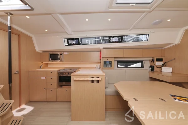 Bavaria C42 - Yacht Charter Sailica