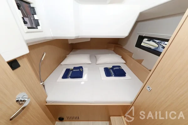 Bavaria C42 - Yacht Charter Sailica