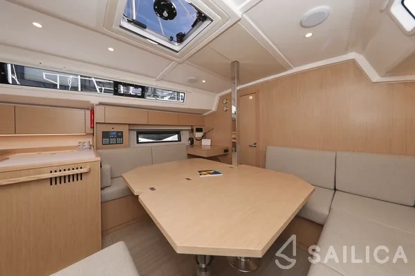 Bavaria C42 - Yacht Charter Sailica