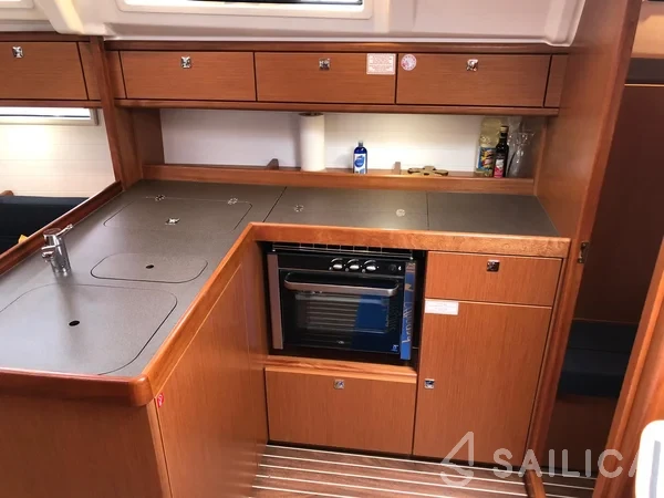 Bavaria 37 Cruiser - Photo #35 Bavaria 37 Cruiser - Yacht Charter Sailica