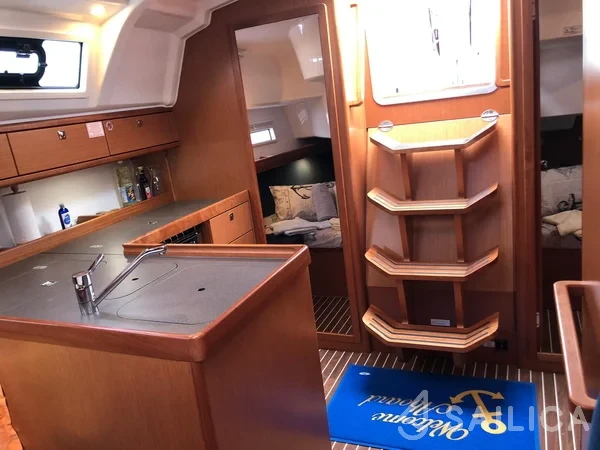 Bavaria 37 Cruiser - Photo #31 Bavaria 37 Cruiser - Yacht Charter Sailica