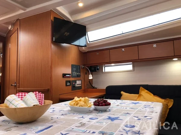 Bavaria 37 Cruiser - Photo #34 Bavaria 37 Cruiser - Yacht Charter Sailica