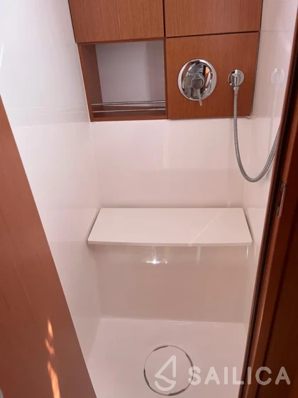 Bavaria 46 Cruiser - Yacht Charter Sailica
