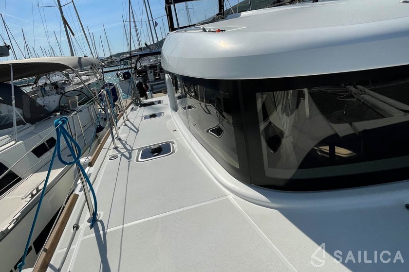 Lagoon 40 - Yacht Charter Sailica