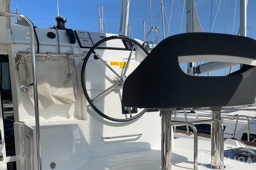 Lagoon 40 - Yacht Charter Sailica