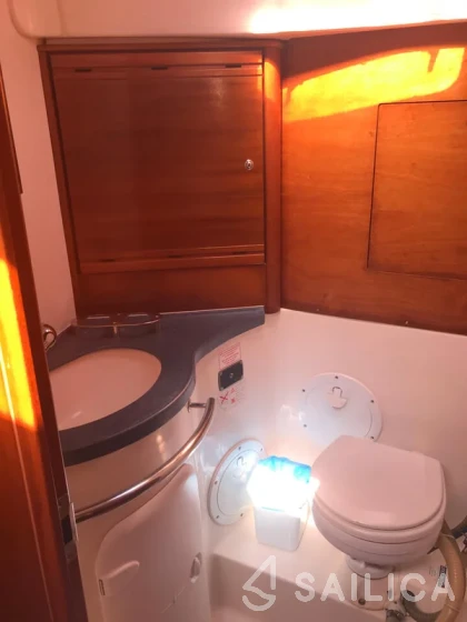 Bavaria 40 Cruiser - Yacht Charter Sailica