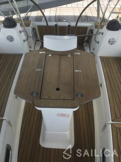 Bavaria 40 Cruiser - Yacht Charter Sailica