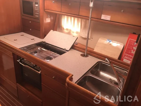 Bavaria 40 Cruiser - Yacht Charter Sailica