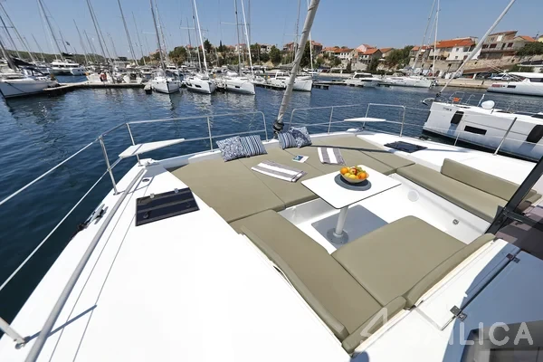 Bali 4.2 - Yacht Charter Sailica