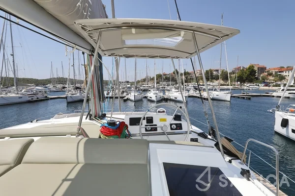 Bali 4.2 - Yacht Charter Sailica