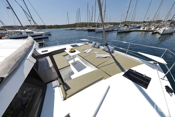 Bali 4.2 - Yacht Charter Sailica