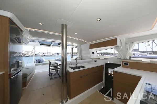Bali 4.2 - Yacht Charter Sailica