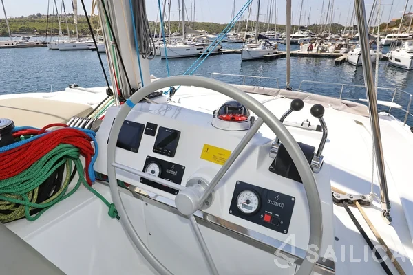 Bali 4.2 - Yacht Charter Sailica