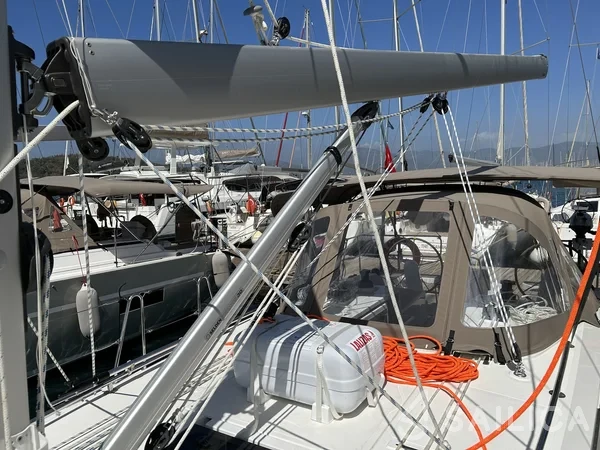 Bavaria C38 - Yacht Charter Sailica