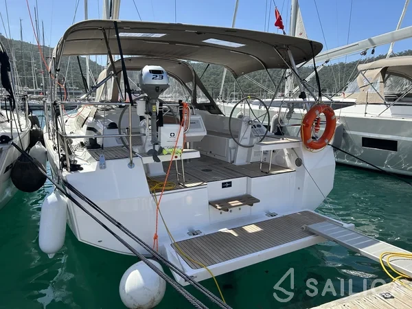 Bavaria C38 - Yacht Charter Sailica