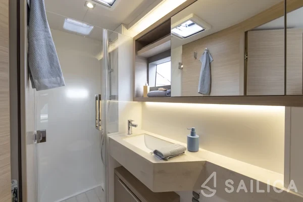 Lagoon 51 - Yacht Charter Sailica