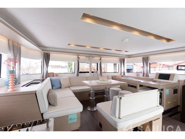 Lagoon 51 - Yacht Charter Sailica