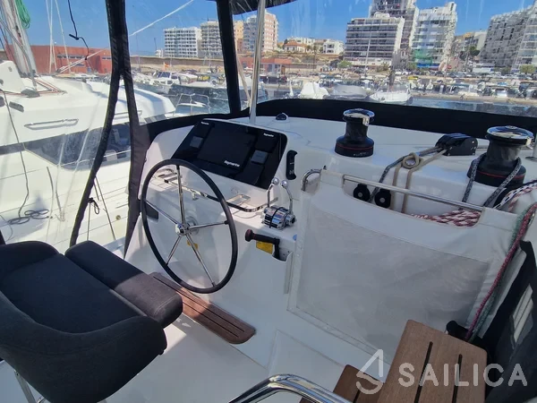 Lagoon 42 - Yacht Charter Sailica