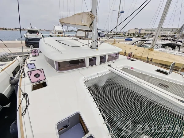 Lagoon 400 S2 - Yacht Charter Sailica