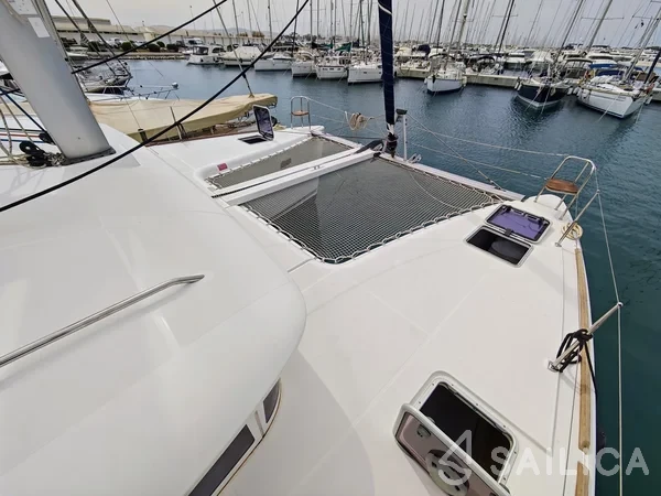 Lagoon 400 S2 - Yacht Charter Sailica