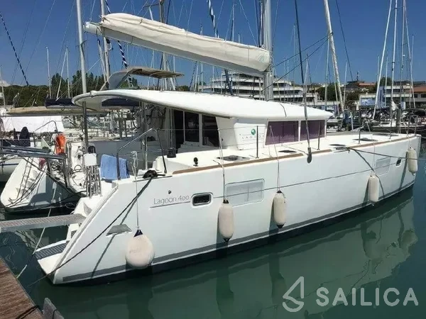 Lagoon 400 S2 - Yacht Charter Sailica