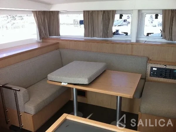 Lagoon 400 S2 - Yacht Charter Sailica