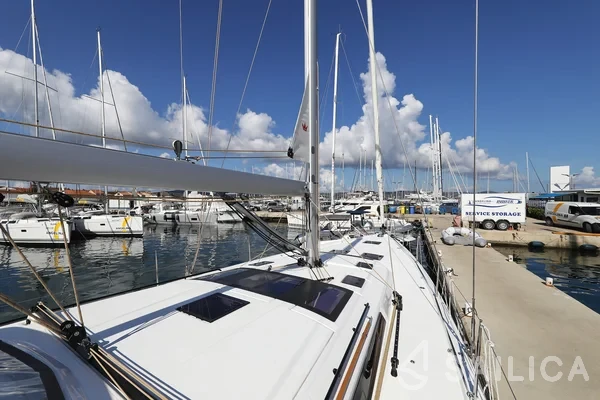 Dufour 530 - Yacht Charter Sailica