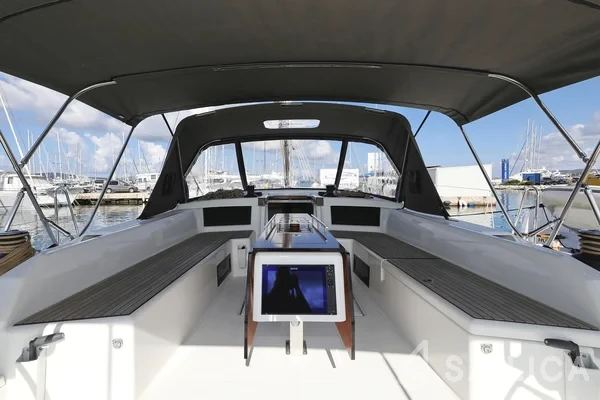 Dufour 530 - Yacht Charter Sailica