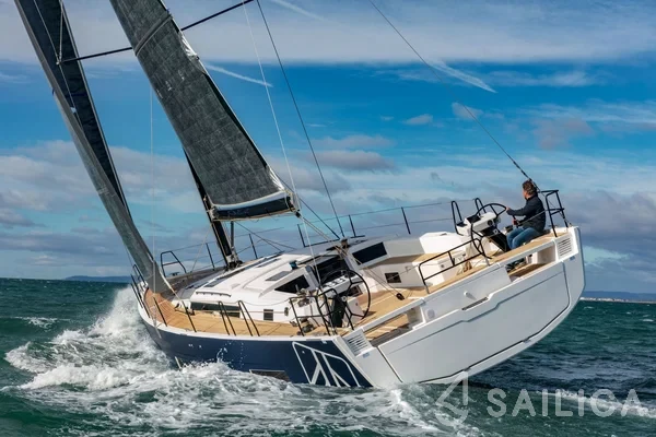 Dufour 530 - Photo #20 Dufour 530 - Yacht Charter Sailica