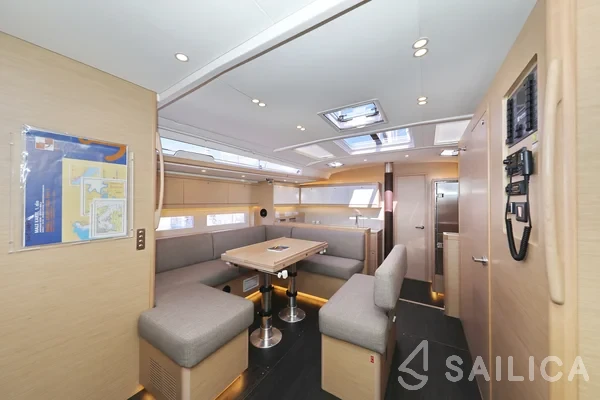 Dufour 530 - Photo #38 Dufour 530 - Yacht Charter Sailica