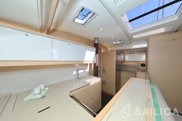Dufour 530 - Photo #46 Dufour 530 - Yacht Charter Sailica